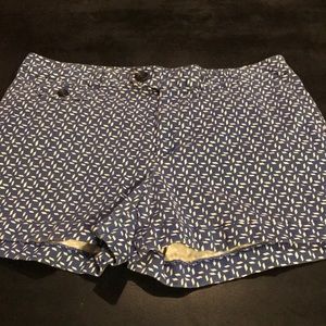 Looks Great 12 / Banana Republic Martin Fit Short